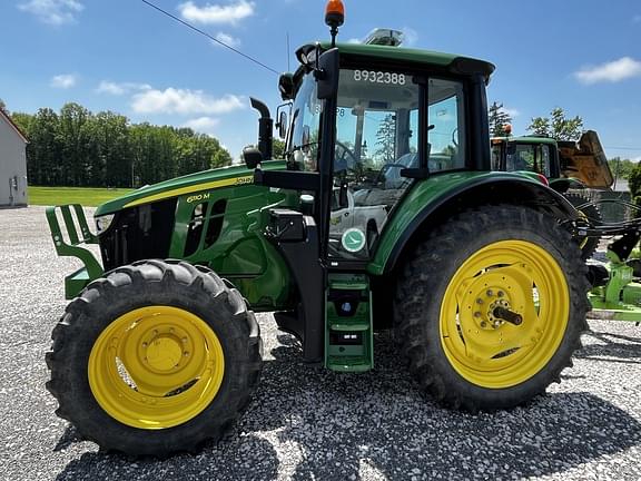 Image of John Deere 6110M equipment image 1