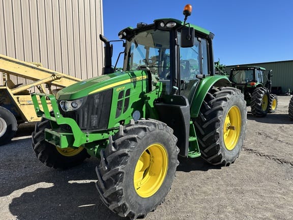 2022 John Deere 6110M Equipment Image0