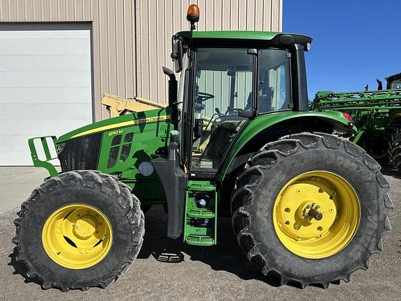 Image of John Deere 6110M equipment image 1