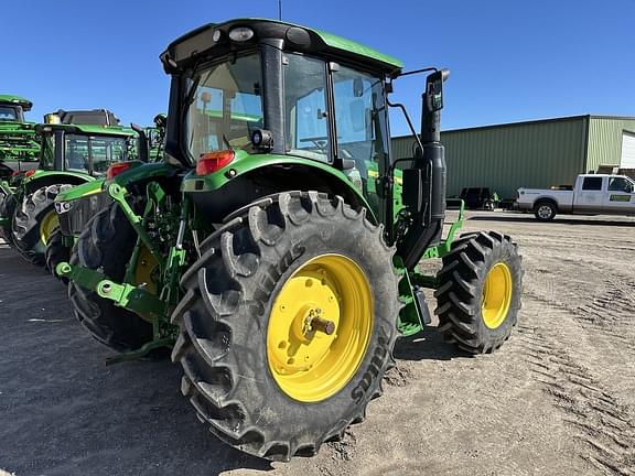 Image of John Deere 6110M equipment image 4