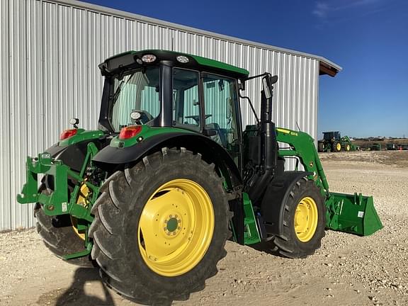 Image of John Deere 6110M equipment image 3