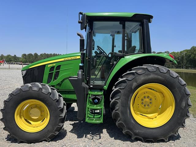 Image of John Deere 6110M equipment image 1