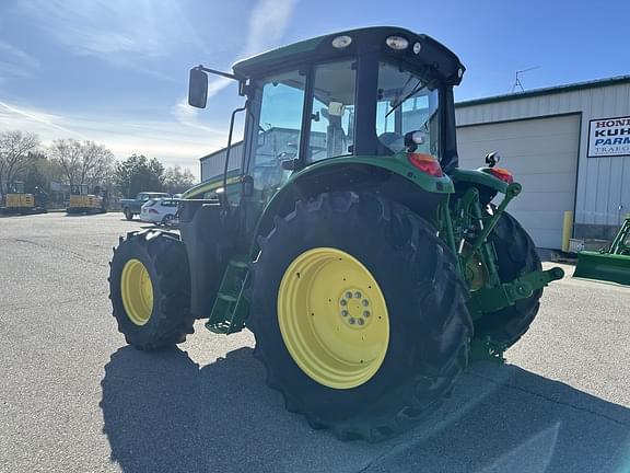 Image of John Deere 6110M equipment image 4