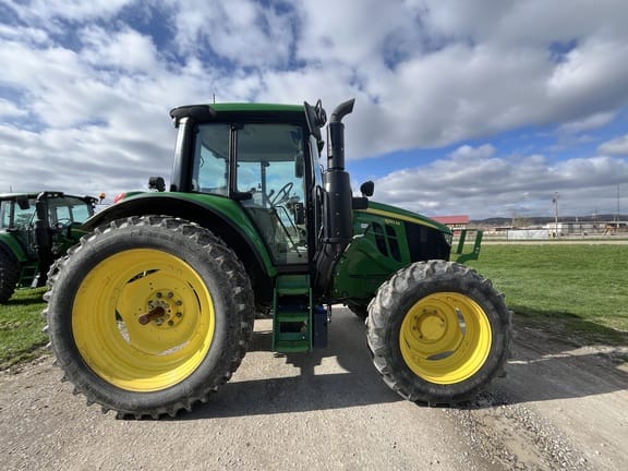 2022 John Deere 6110M Equipment Image0
