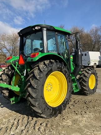 Image of John Deere 6110M equipment image 3