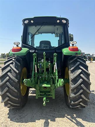 Image of John Deere 6110M equipment image 4