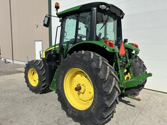 Image of John Deere 6110M equipment image 2