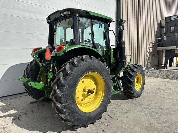 Image of John Deere 6110M equipment image 4