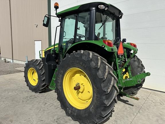 Image of John Deere 6110M equipment image 2