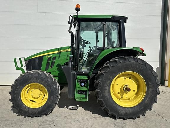 Image of John Deere 6110M equipment image 1
