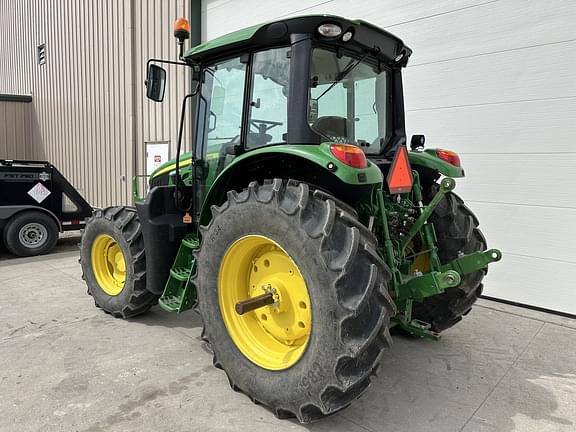 Image of John Deere 6110M equipment image 2