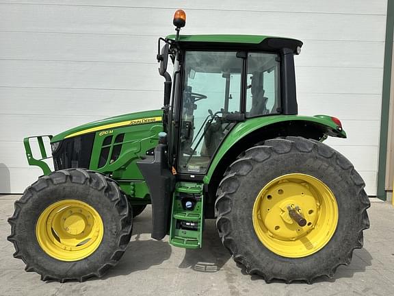 Image of John Deere 6110M equipment image 1