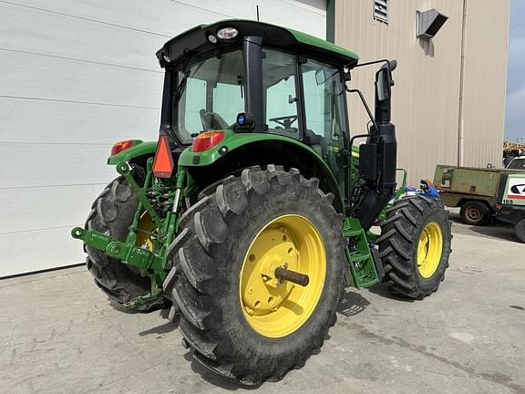 Image of John Deere 6110M equipment image 4