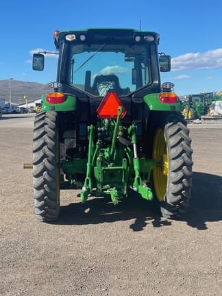 Image of John Deere 6110M equipment image 4