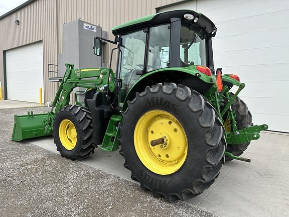 Image of John Deere 6110M equipment image 2