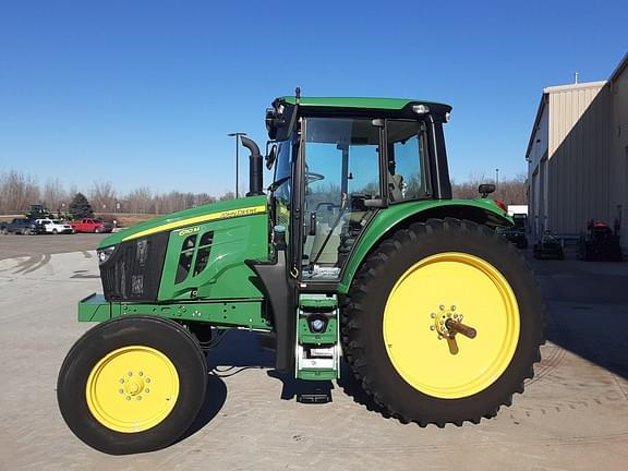 Image of John Deere 6110M equipment image 1