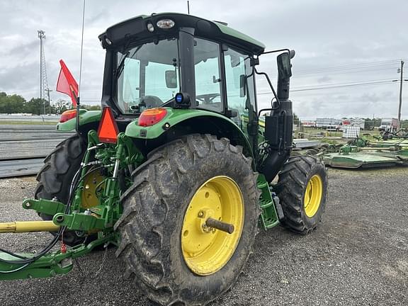 Image of John Deere 6110M equipment image 4