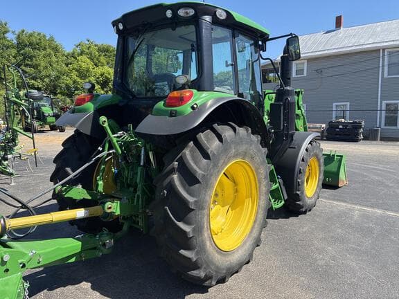 Image of John Deere 6110M equipment image 2