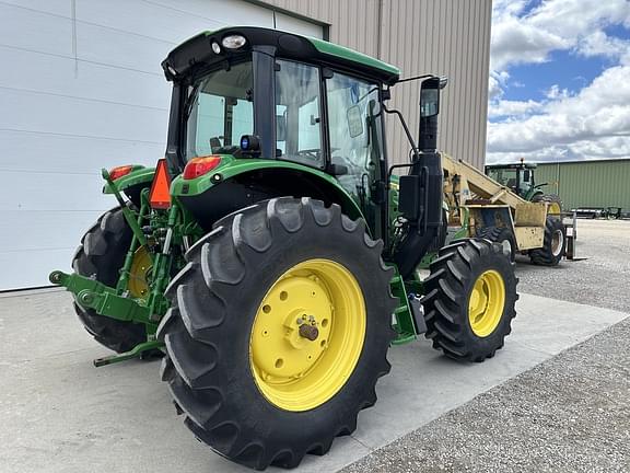 Image of John Deere 6110M equipment image 4