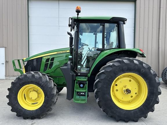Image of John Deere 6110M equipment image 1