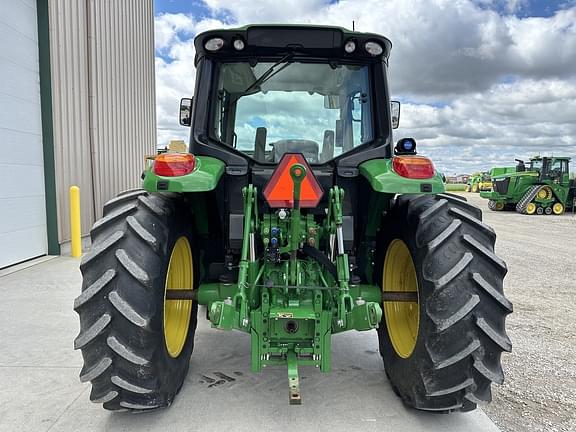 Image of John Deere 6110M equipment image 3