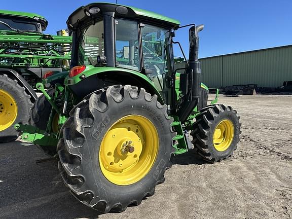Image of John Deere 6110M equipment image 4