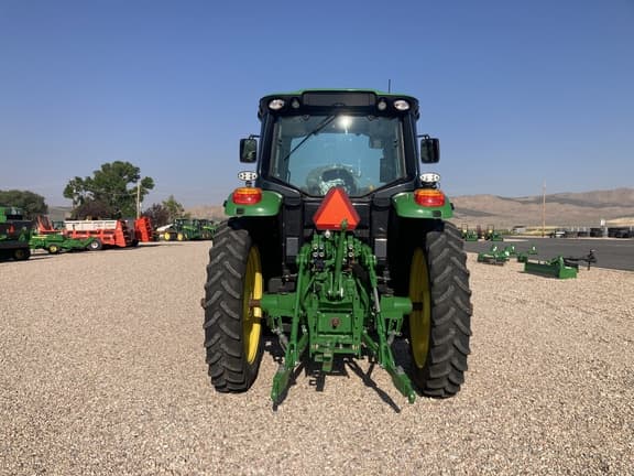 Image of John Deere 6110M equipment image 3