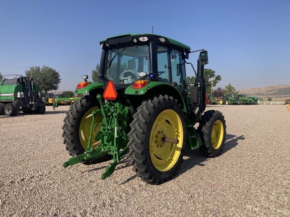 Image of John Deere 6110M equipment image 4