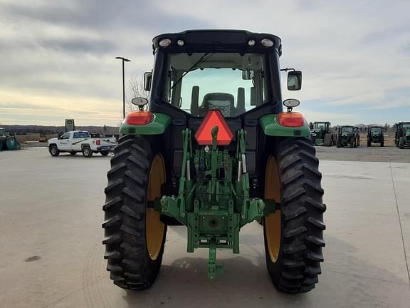 Image of John Deere 6110M equipment image 3