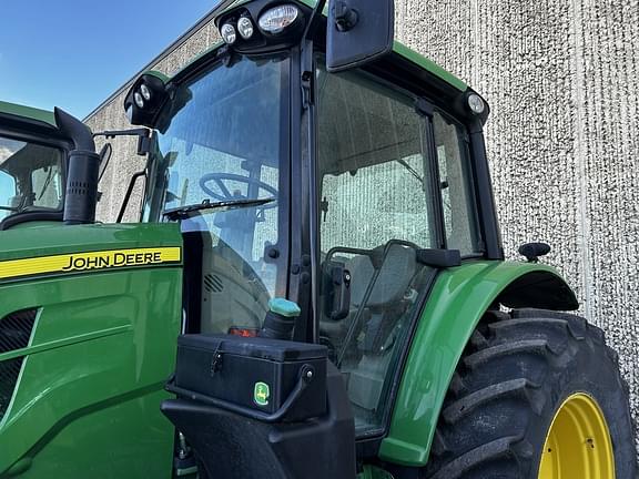 Image of John Deere 6110M equipment image 3