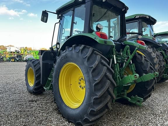 Image of John Deere 6110M equipment image 4