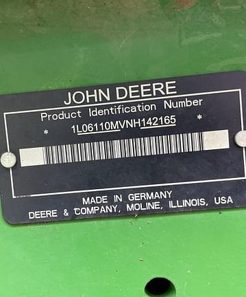 Image of John Deere 6110M equipment image 1