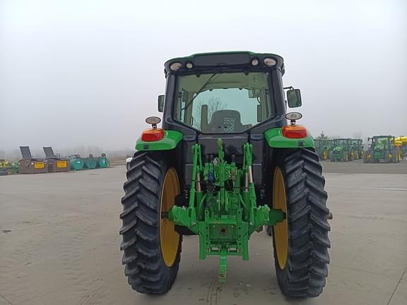 Image of John Deere 6110M equipment image 4