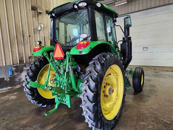 Image of John Deere 6110M equipment image 4