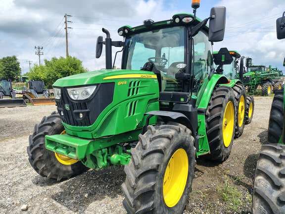 Image of John Deere 6110R equipment image 2