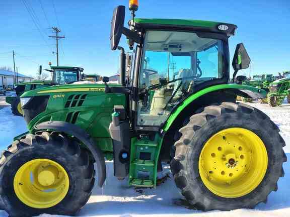 Image of John Deere 6110R equipment image 1