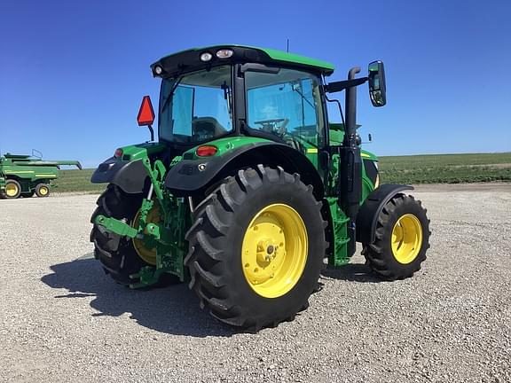 Image of John Deere 6110R equipment image 3