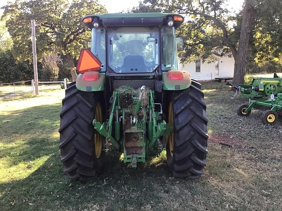 Image of John Deere 6120E equipment image 4