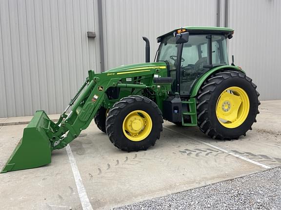 Image of John Deere 6120E equipment image 1