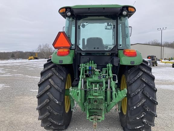 Image of John Deere 6120E equipment image 3