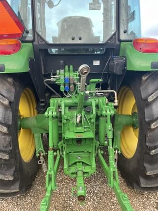Image of John Deere 6120E equipment image 2
