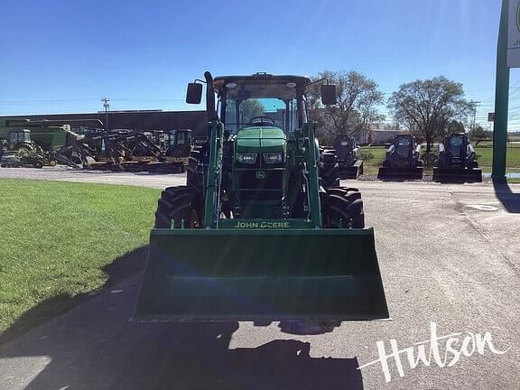 Image of John Deere 6120E equipment image 3