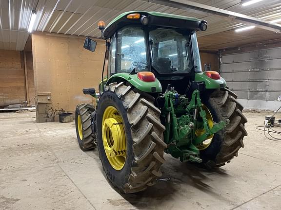 Image of John Deere 6120E equipment image 3