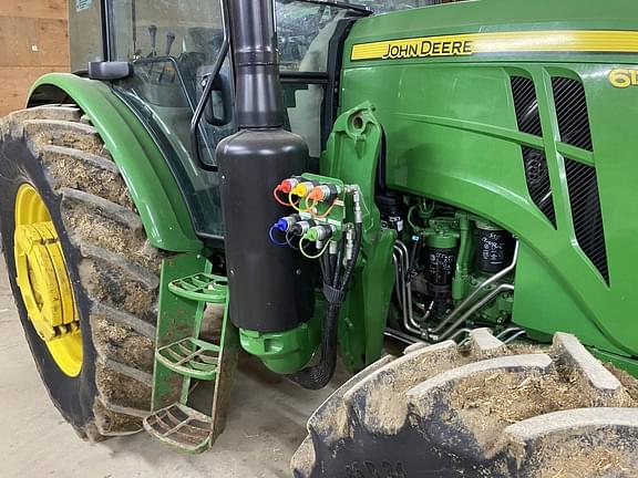 Image of John Deere 6120E equipment image 4