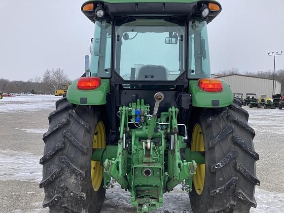 Image of John Deere 6120E equipment image 3