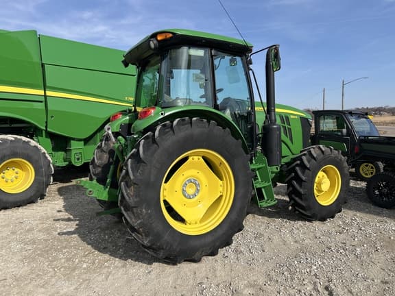 Image of John Deere 6120E equipment image 3