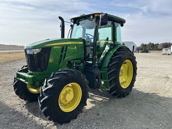 Image of John Deere 6120E equipment image 1