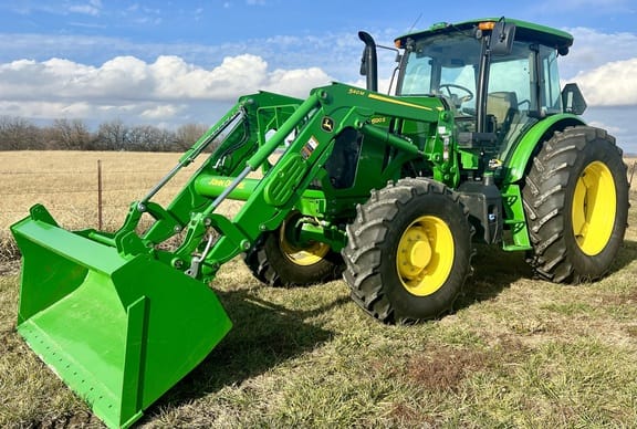 Main image John Deere 6120E
