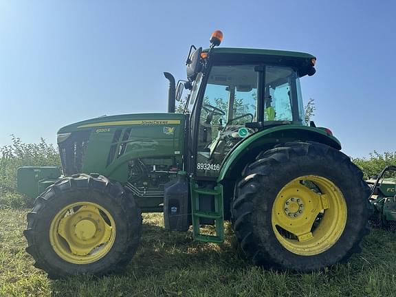 Image of John Deere 6120E equipment image 3