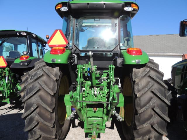 Image of John Deere 6120E equipment image 2